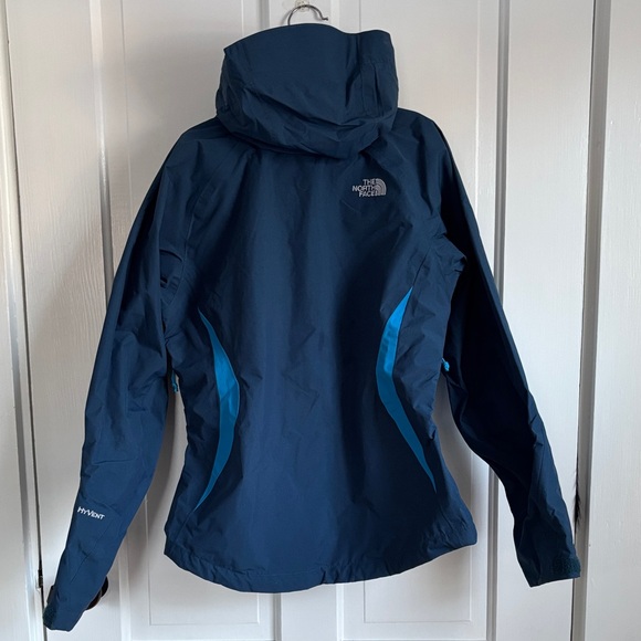 The North Face Women's Navy and Light Blue Ski Jacket - Picture 4 of 4